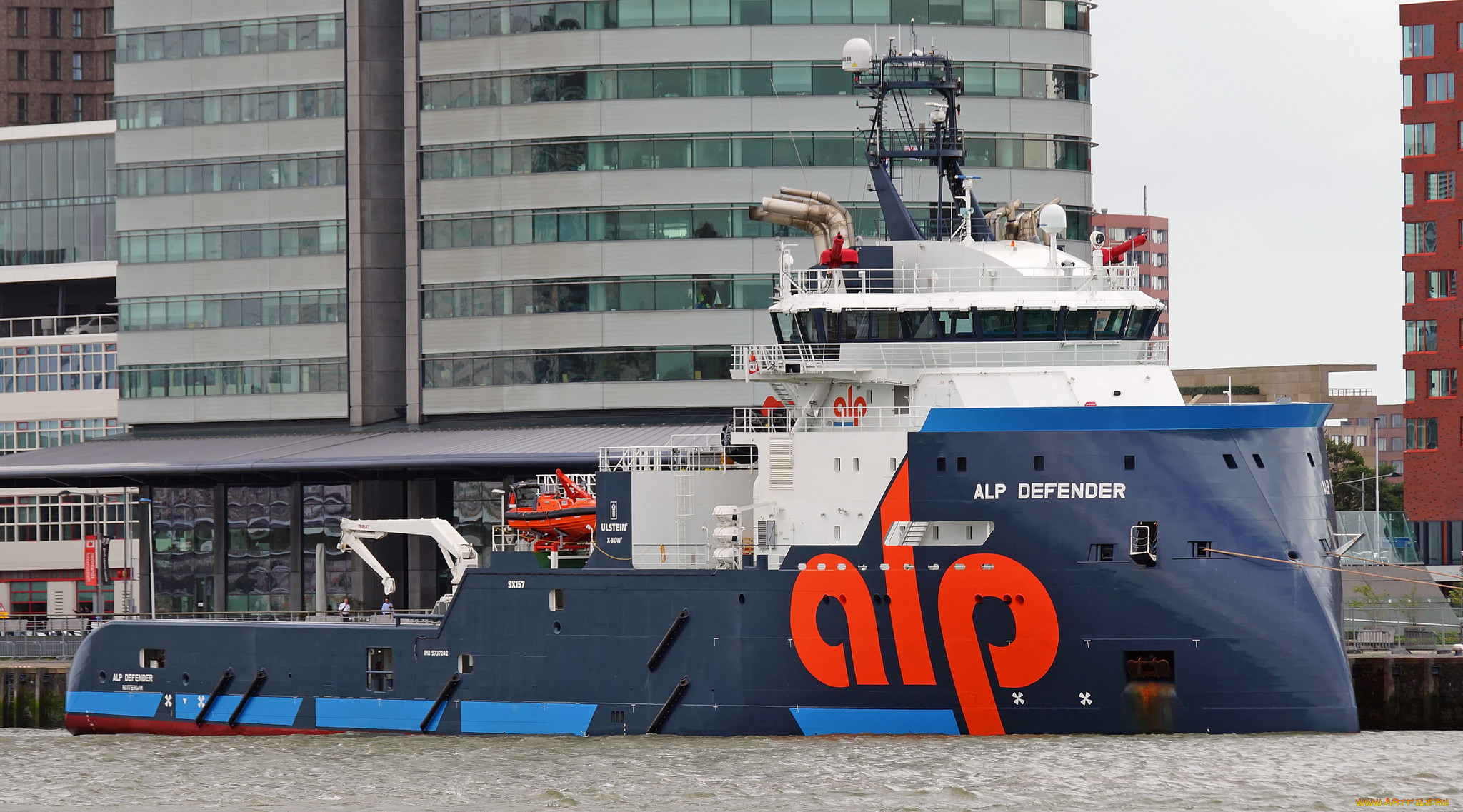 Друг суда. Alp Defender ships particulars.